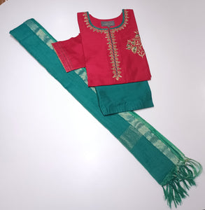 Silk Slubs  Embroidery D.no. 2859 (25% Discount)
