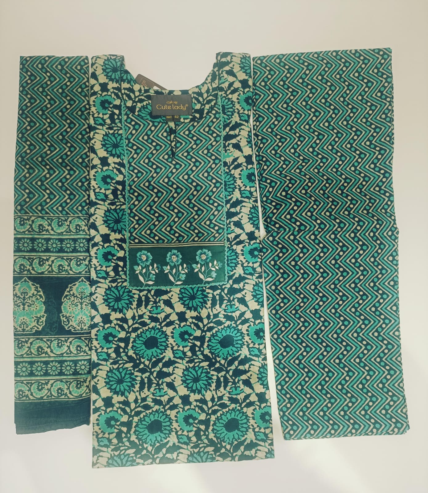 Floral Printed Suit – D.No.5733