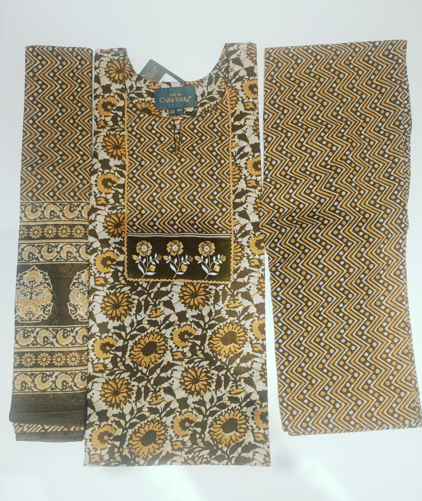 Floral Printed Suit – D.No.5733