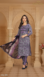Load image into Gallery viewer, Batik Printed Cotton Suit – D.No. 5830
